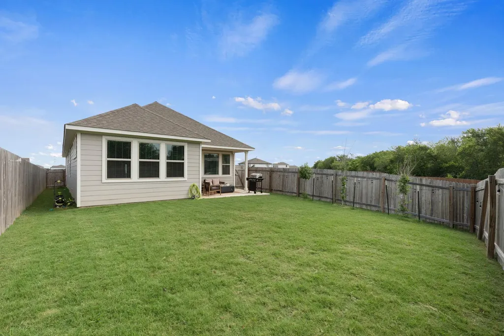 6907 Short Run Lane Buda TX 78610