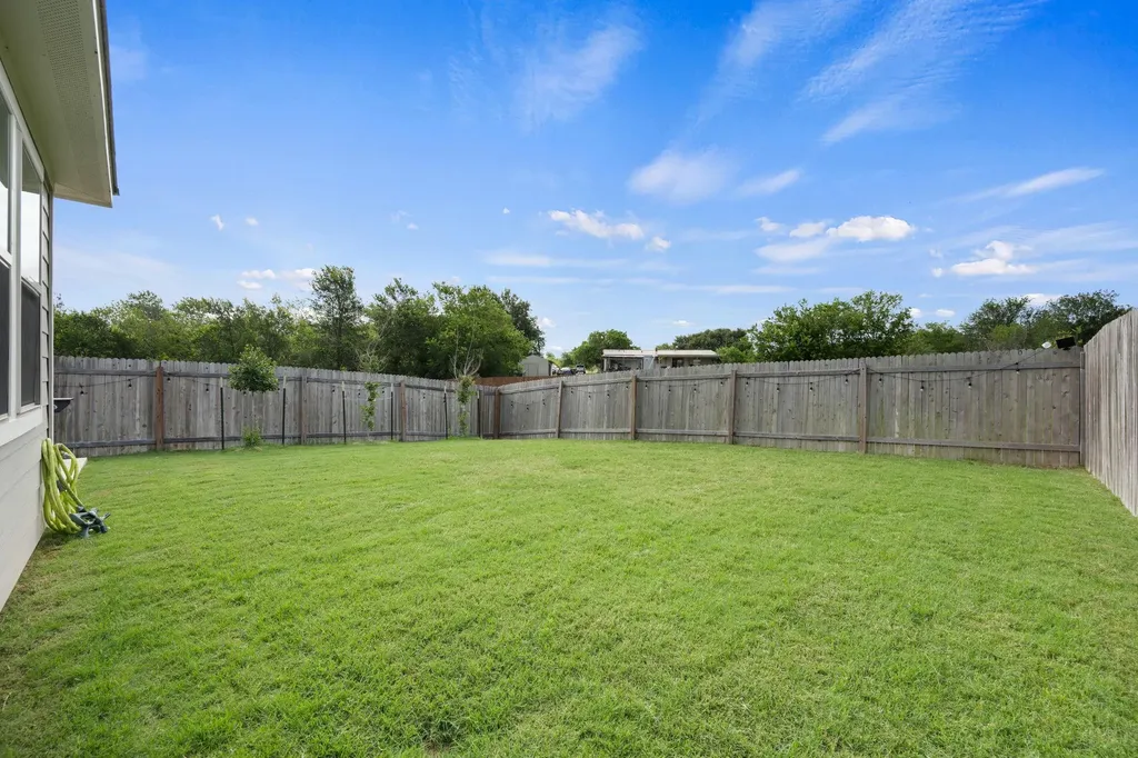 6907 Short Run Lane Buda TX 78610