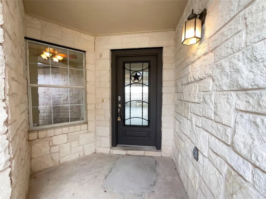 506 Gettysburg Loop Elgin TX 78621