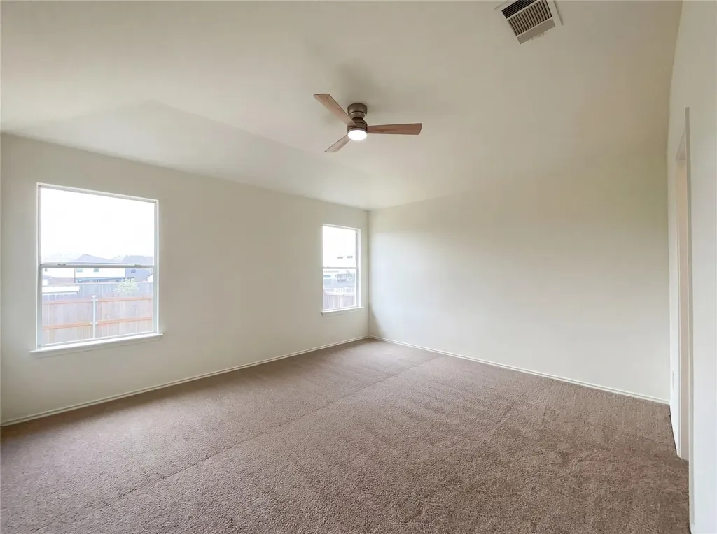 506 Gettysburg Loop Elgin TX 78621
