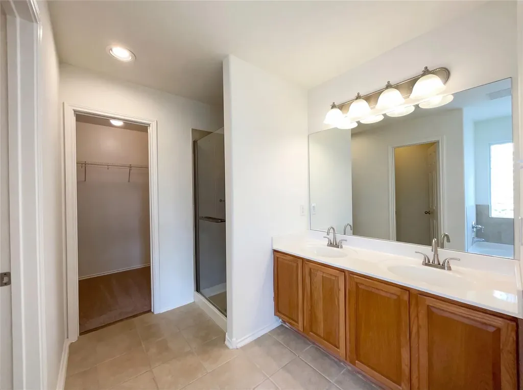506 Gettysburg Loop Elgin TX 78621
