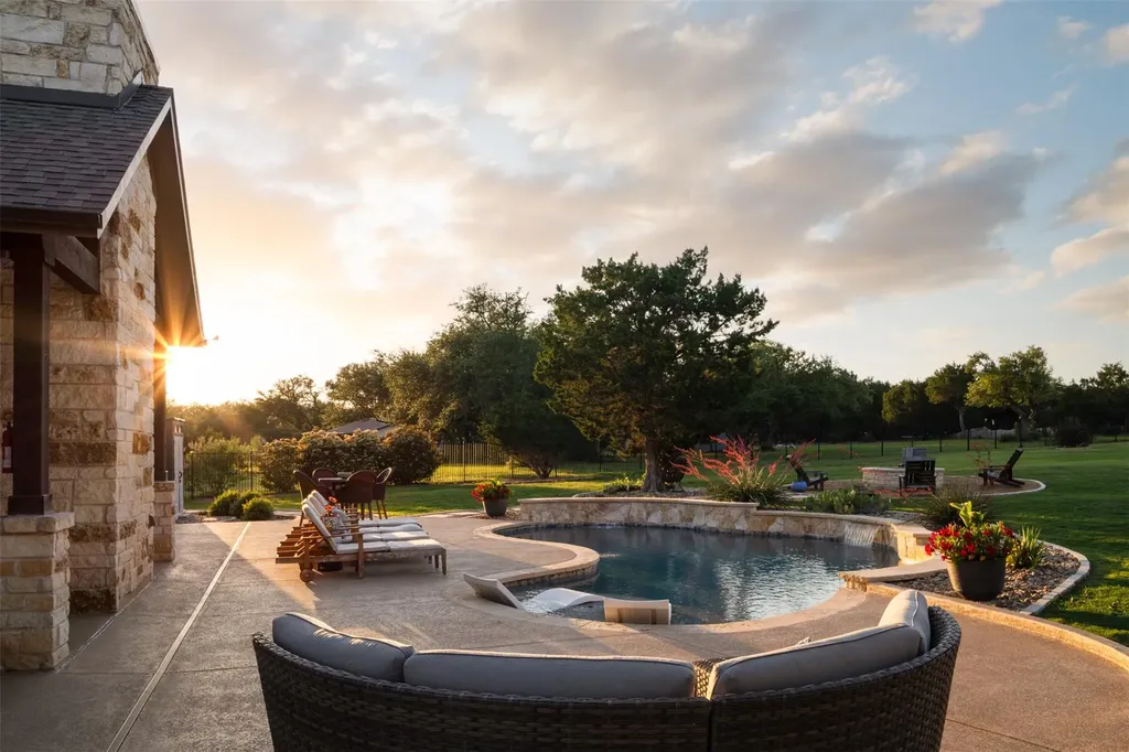 893 Blue Ridge Drive Dripping Springs TX 78620