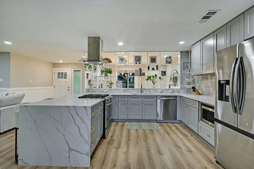 1006 Hollybluff Street Austin TX 78753
