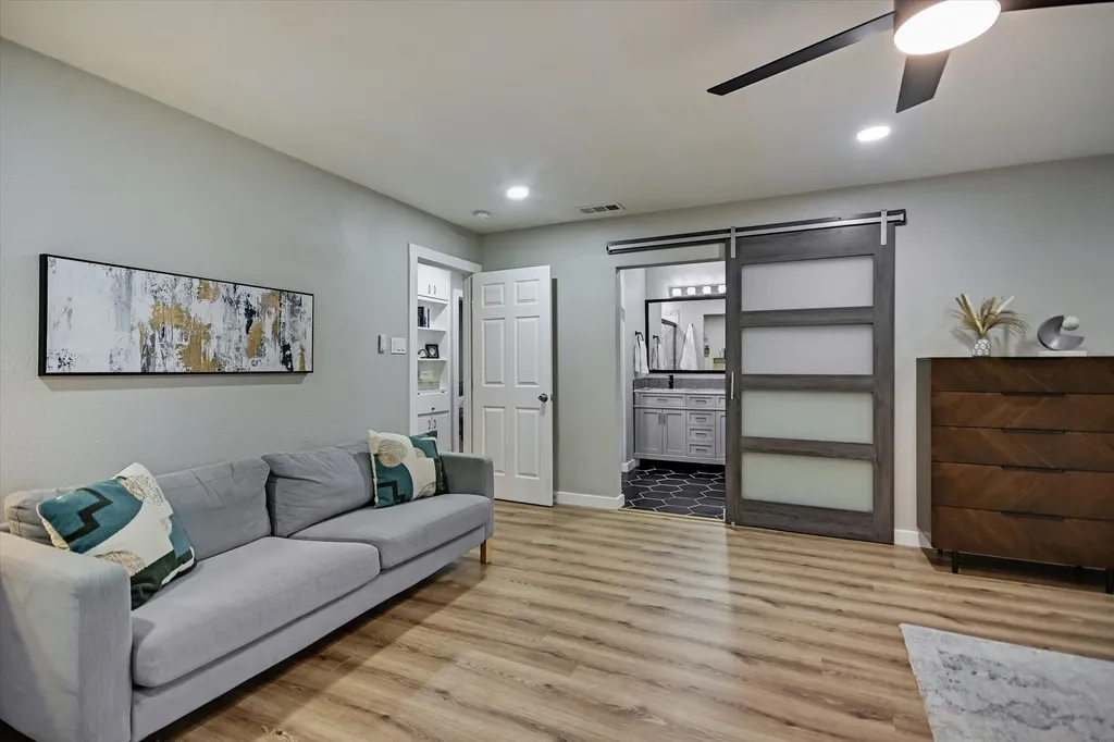 1006 Hollybluff Street Austin TX 78753