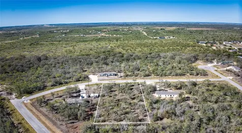 137 Baylen Clifton Lane Lockhart TX 78644