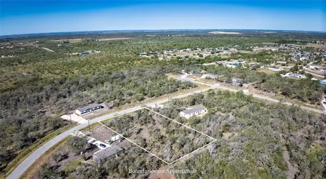 137 Baylen Clifton Lane Lockhart TX 78644