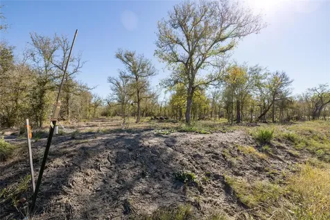 137 Baylen Clifton Lane Lockhart TX 78644