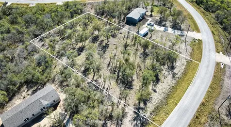 137 Baylen Clifton Lane Lockhart TX 78644