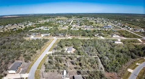 137 Baylen Clifton Lane Lockhart TX 78644