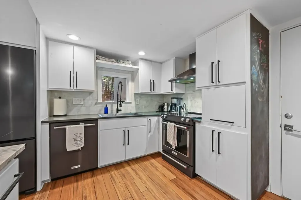 2101 Airole Way Austin TX 78704
