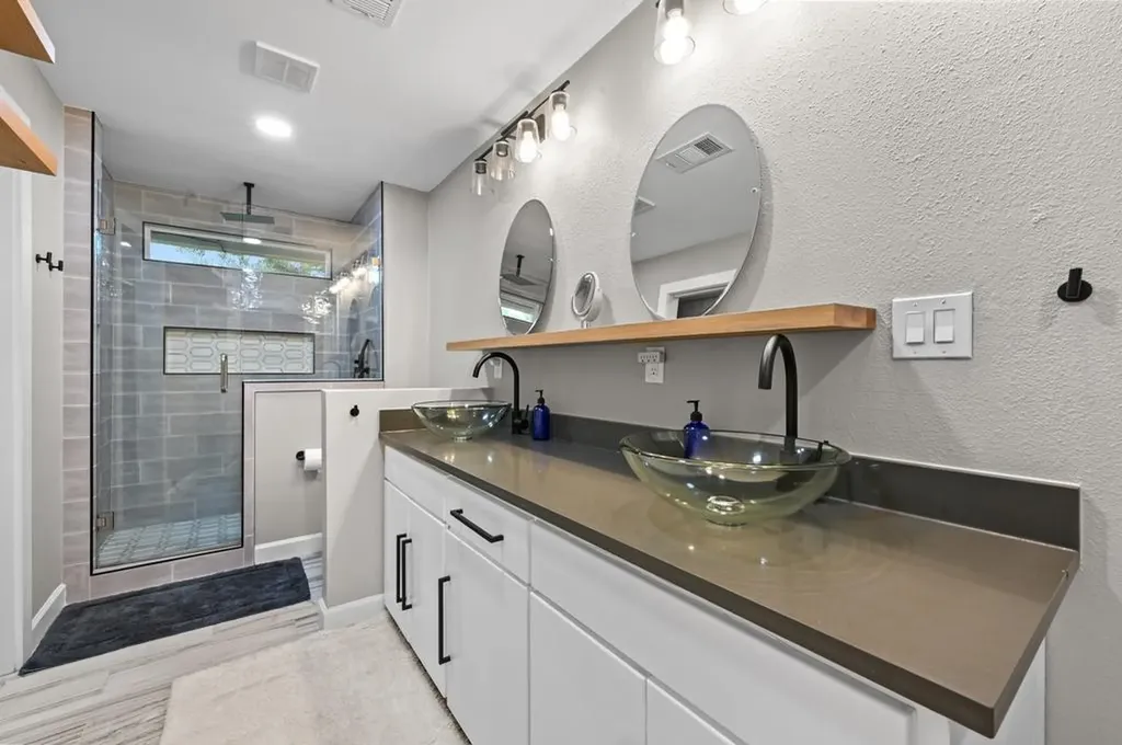 2101 Airole Way Austin TX 78704