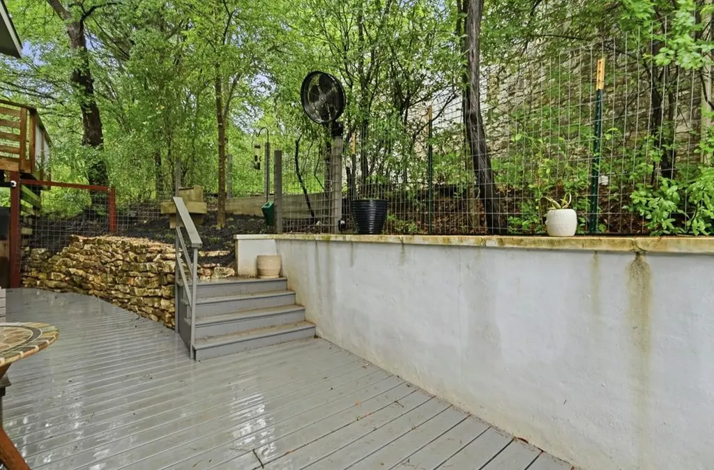 2101 Airole Way Austin TX 78704