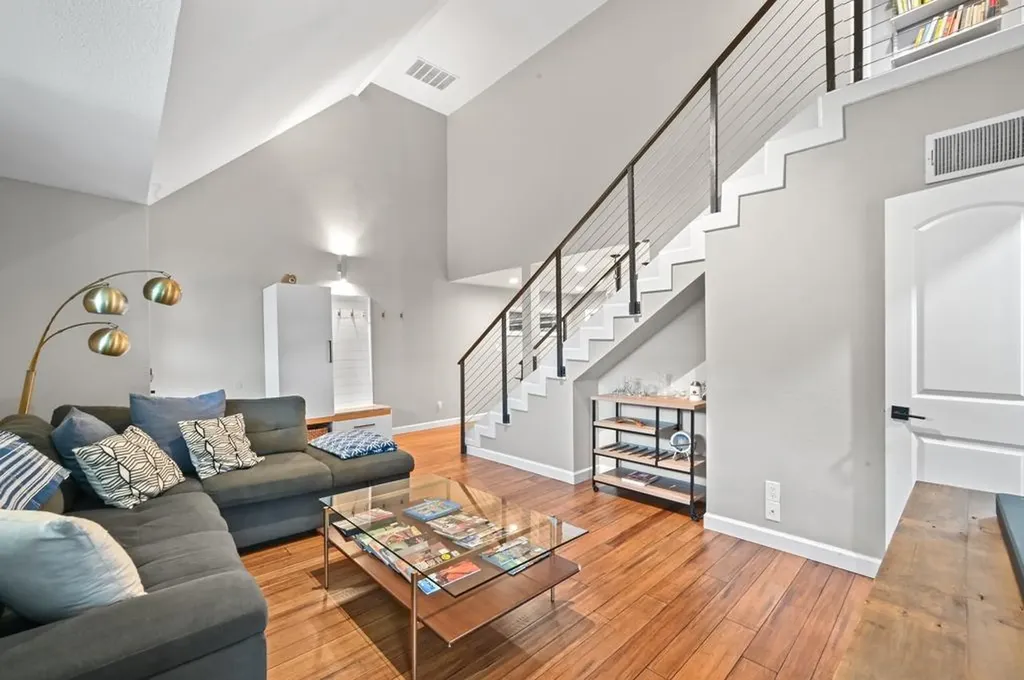 2101 Airole Way Austin TX 78704