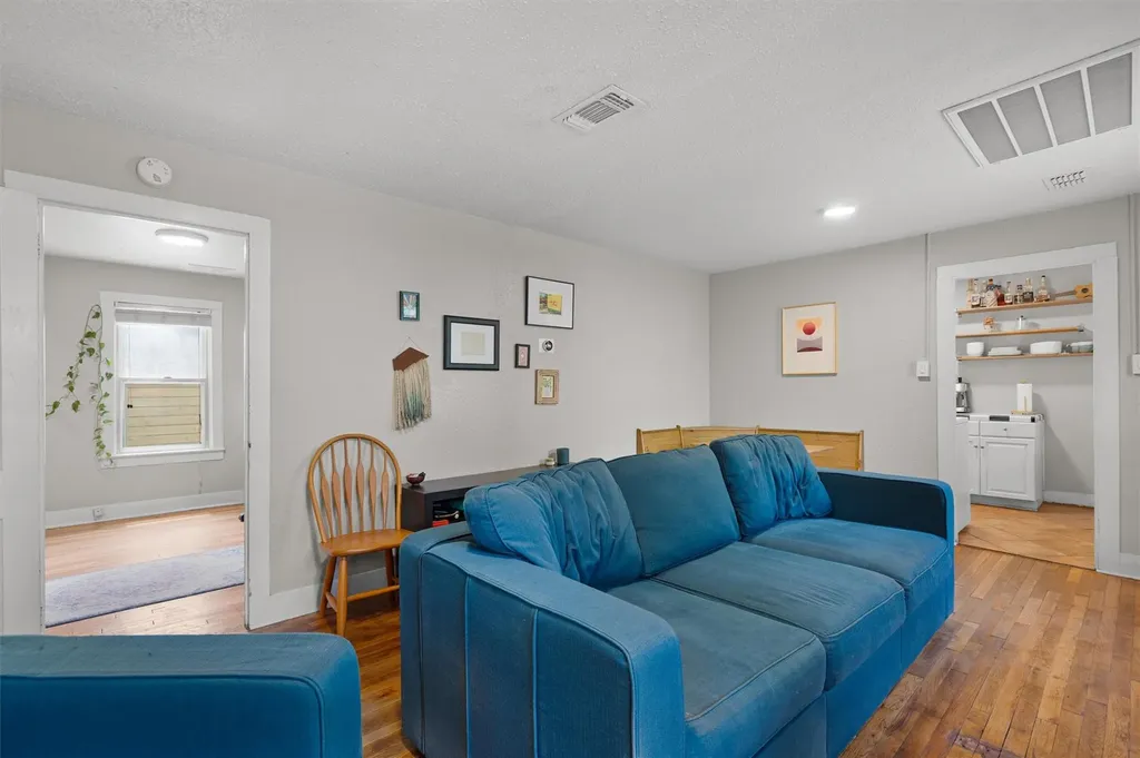 2609 Willow Street Austin TX 78702