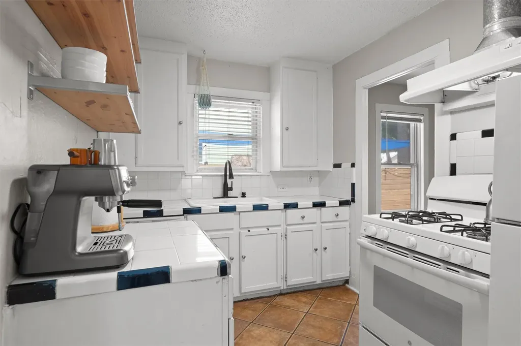 2609 Willow Street Austin TX 78702