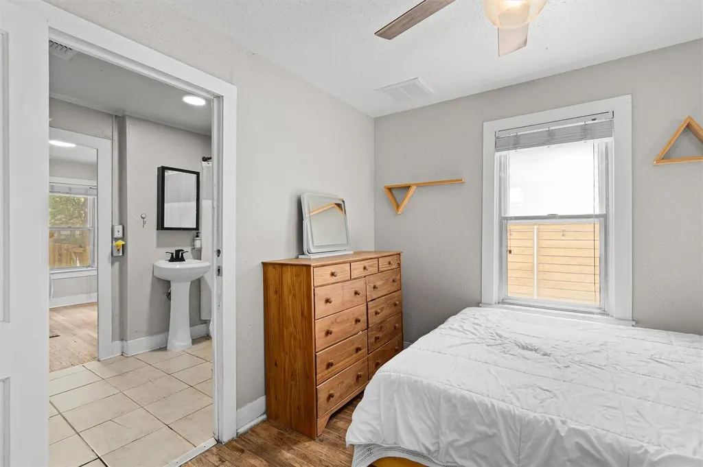2609 Willow Street Austin TX 78702