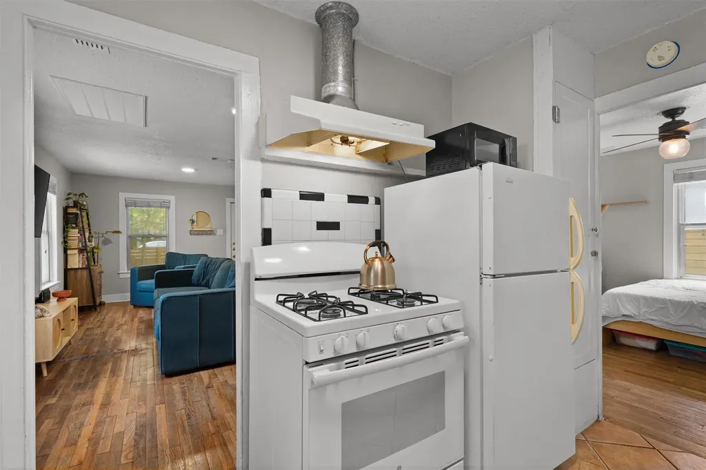 2609 Willow Street Austin TX 78702