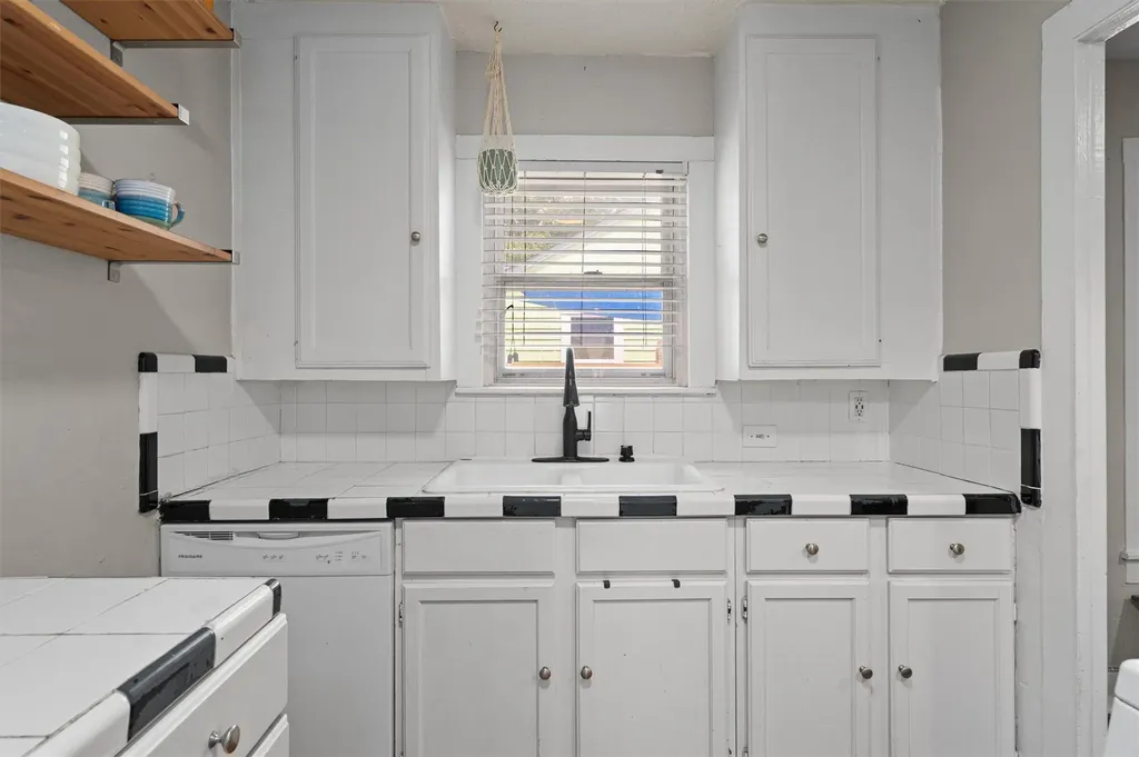 2609 Willow Street Austin TX 78702