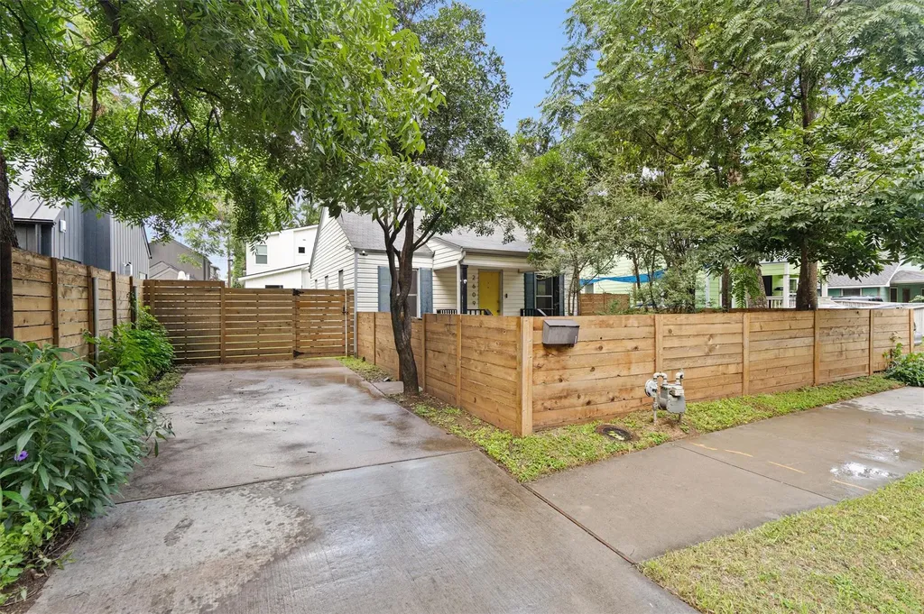 2609 Willow Street Austin TX 78702