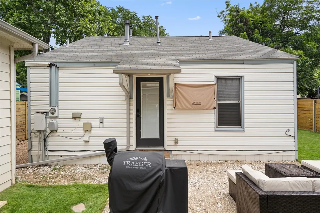 2609 Willow Street Austin TX 78702