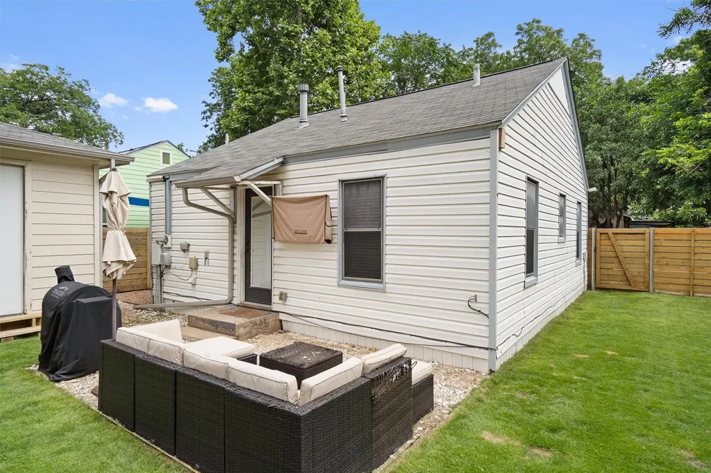 2609 Willow Street Austin TX 78702