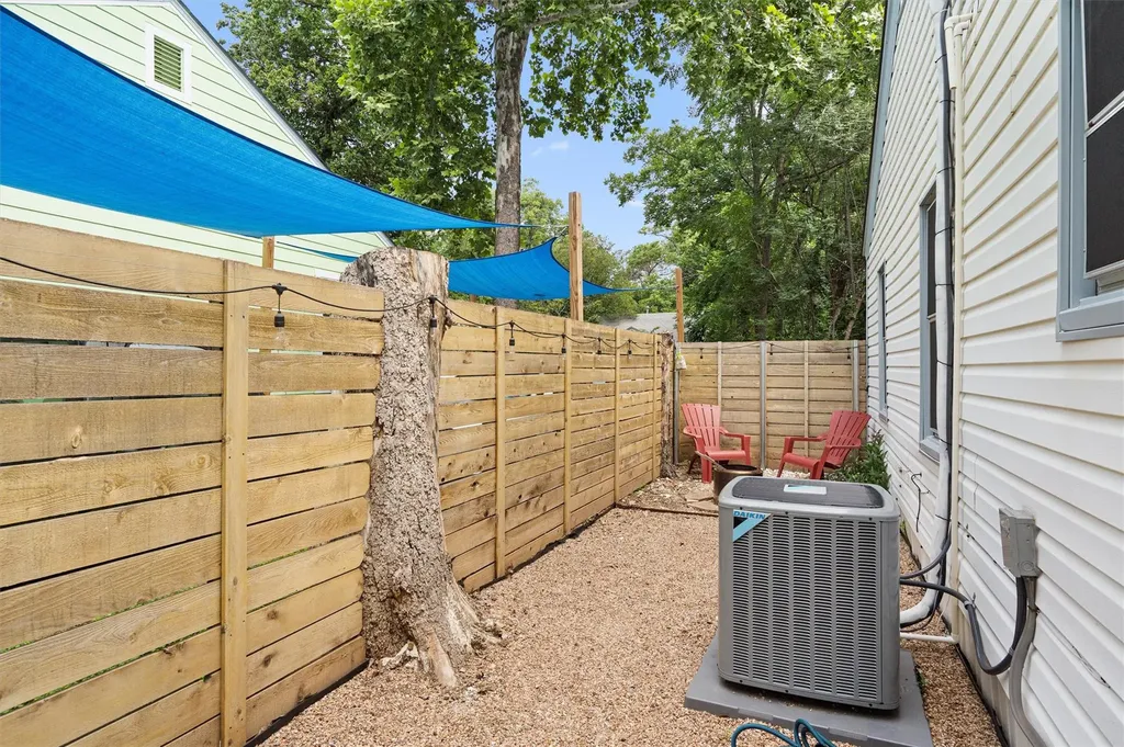 2609 Willow Street Austin TX 78702