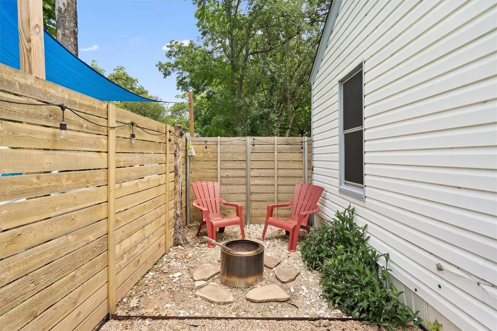 2609 Willow Street Austin TX 78702