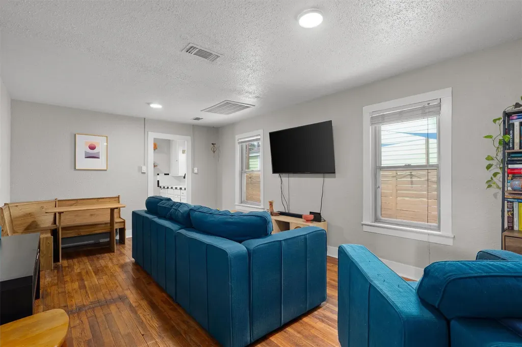 2609 Willow Street Austin TX 78702