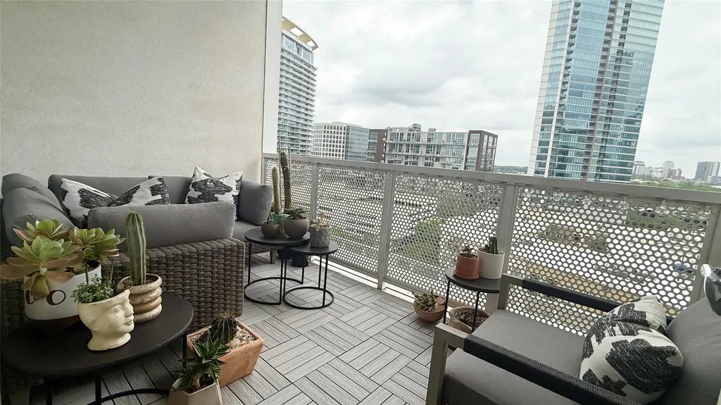 301 West Avenue Austin TX 78701