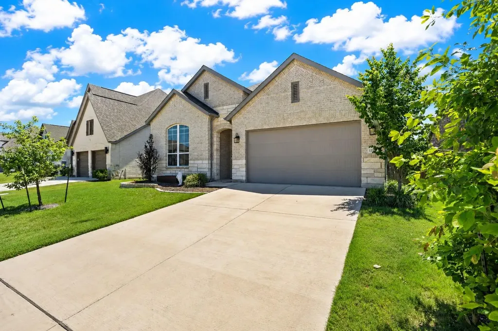 1332 Golden Celebration Bend Leander TX 78641