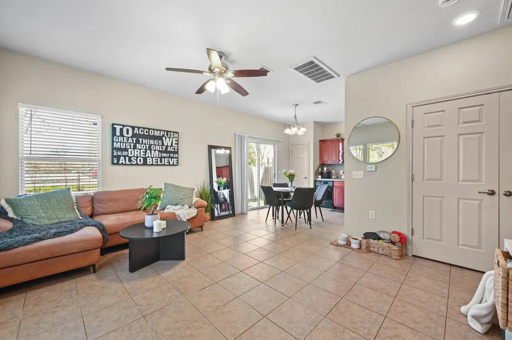 1118 Linden Street Austin TX 78702