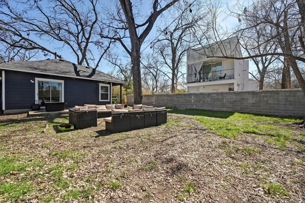 1118 Linden Street Austin TX 78702