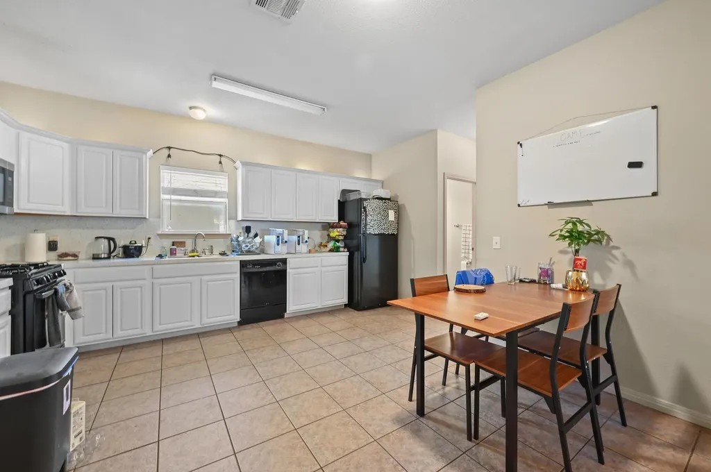 1118 Linden Street Austin TX 78702