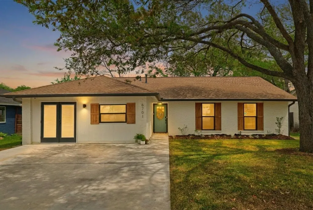 6701 Lancret Hill Drive Austin TX 78745