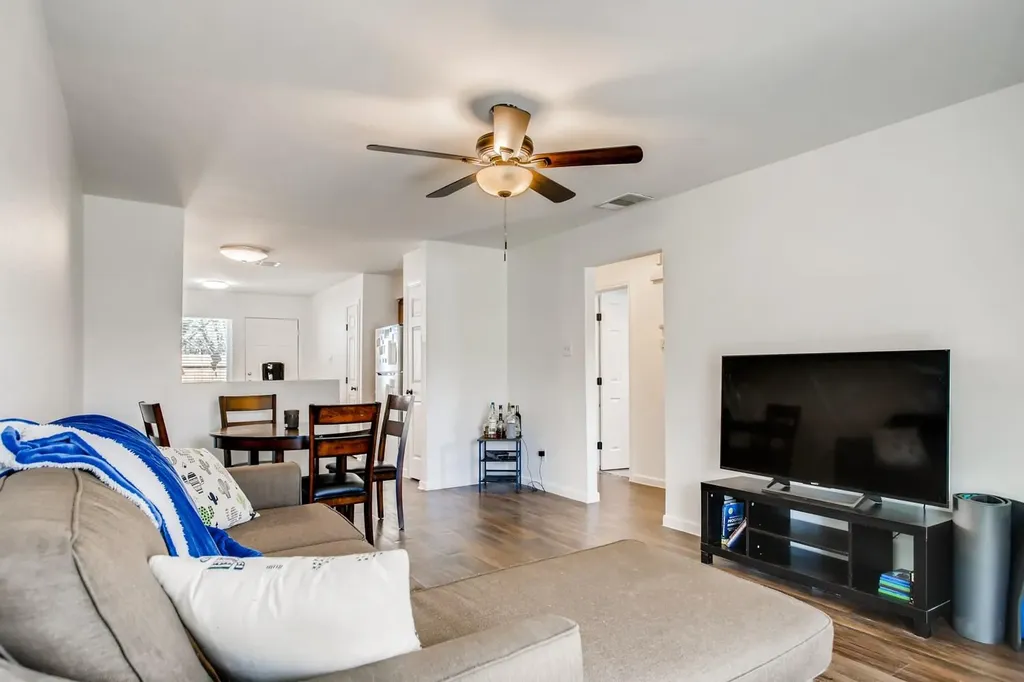 312 W William Cannon Drive Austin TX 78745