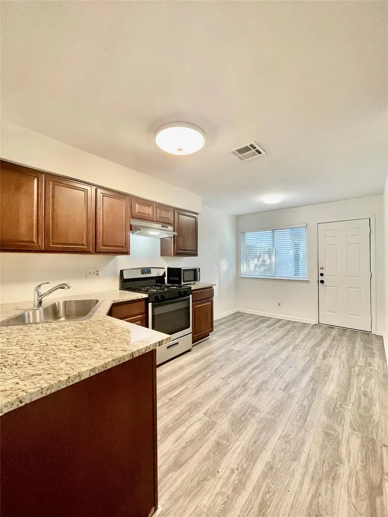 312 W William Cannon Drive Austin TX 78745