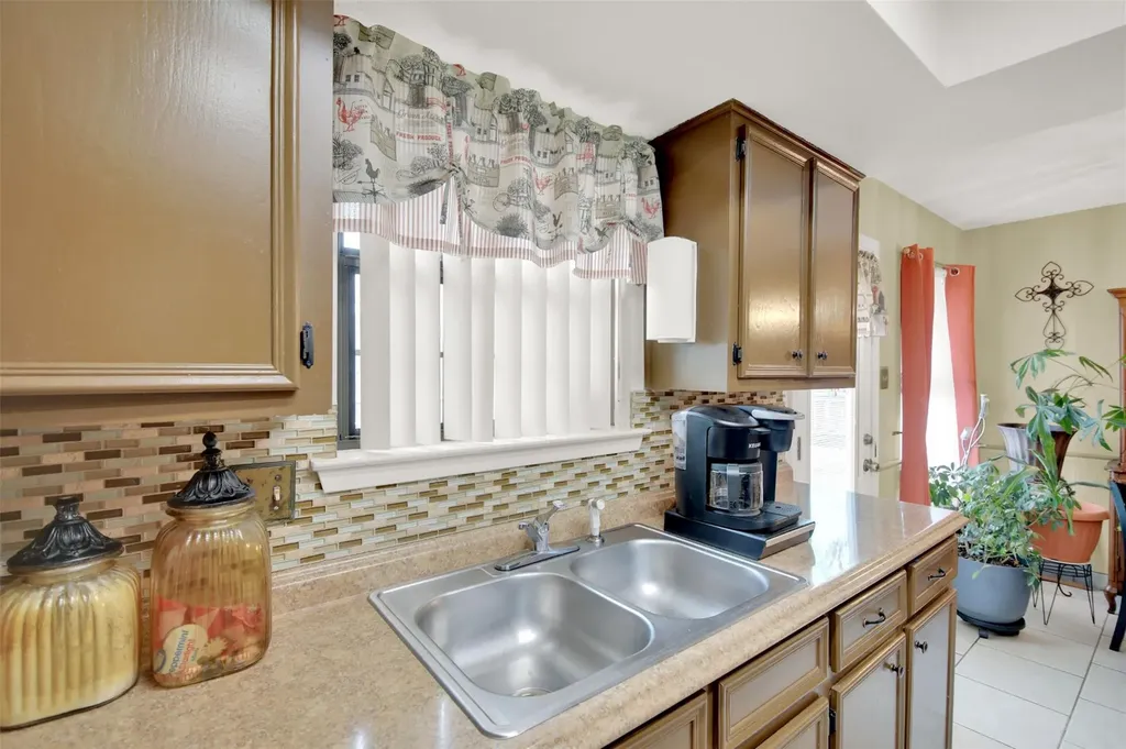 1713 Parkside Circle Round Rock TX 78664