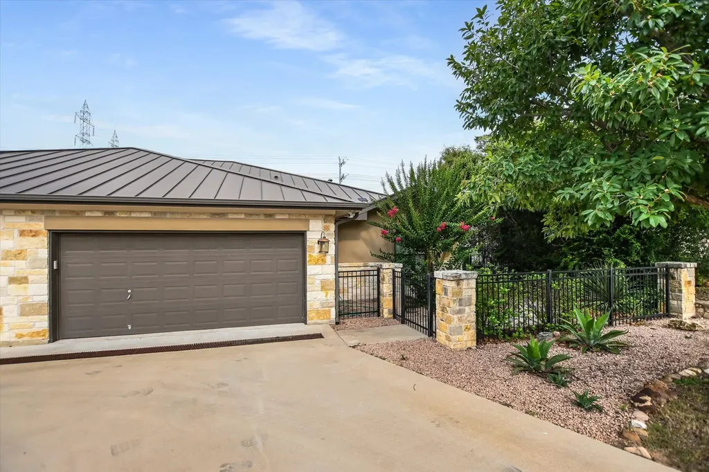 416 Hi Circle W Horseshoe Bay TX 78657