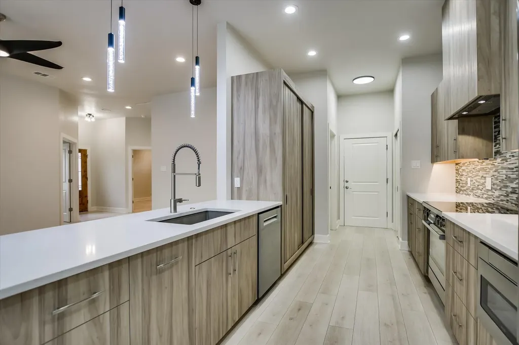 416 Hi Circle W Horseshoe Bay TX 78657