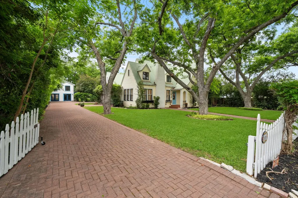 1310 E University Avenue Georgetown TX 78626