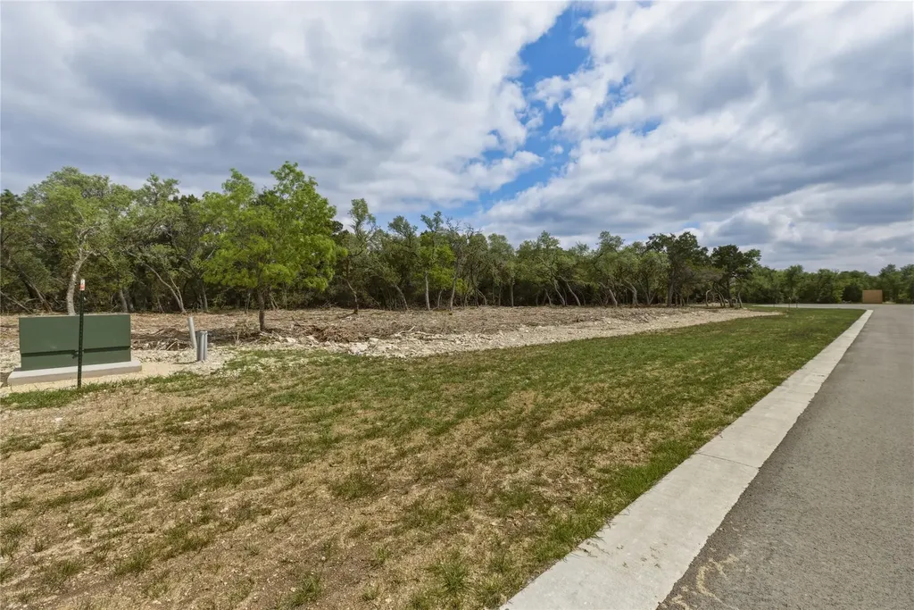 Na #4 Spoonts Lane Liberty Hill TX 78642