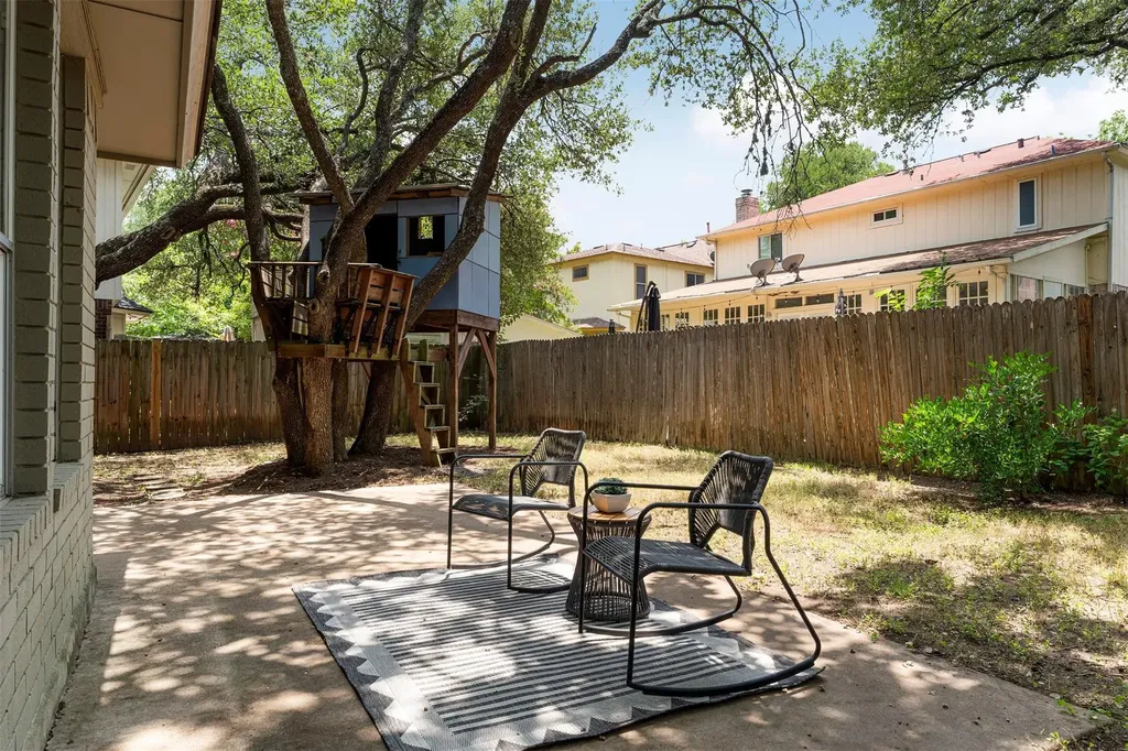 7516 Windrush Drive Austin TX 78729