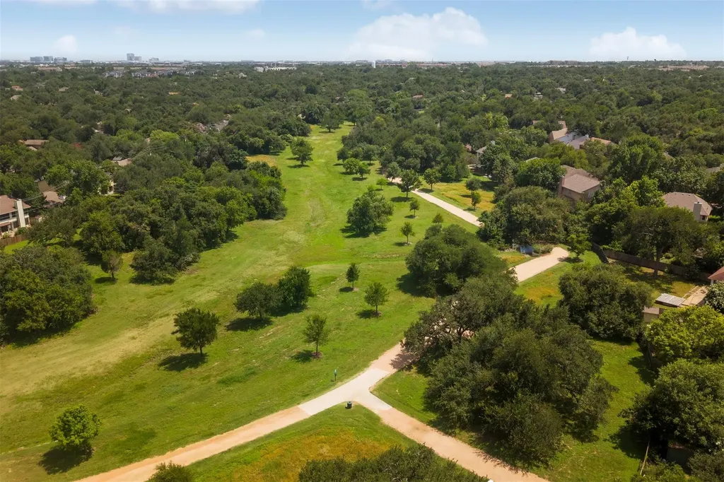 7516 Windrush Drive Austin TX 78729