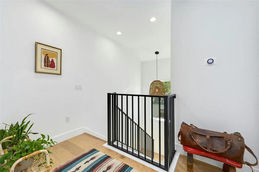 1187 Oak Grove Avenue Austin TX 78702
