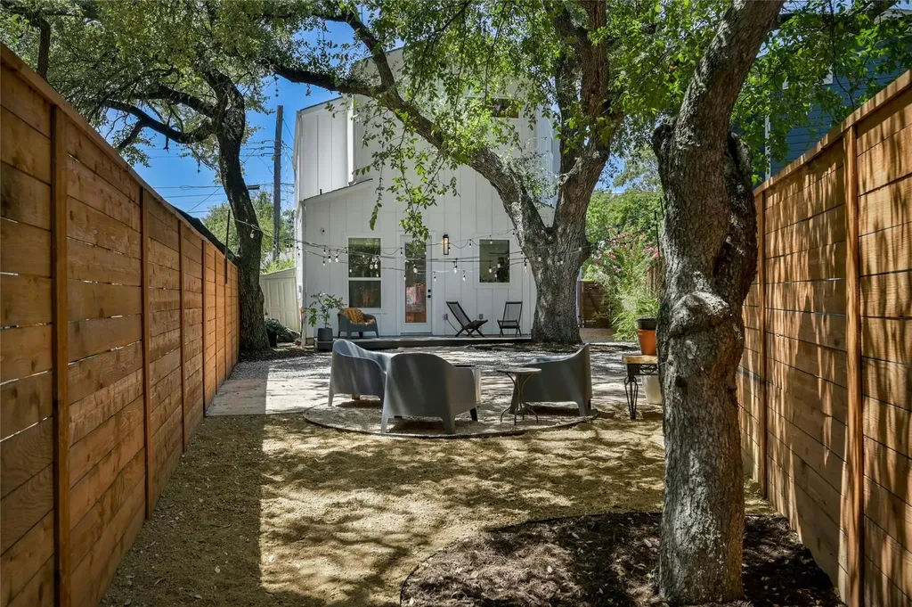 1187 Oak Grove Avenue Austin TX 78702