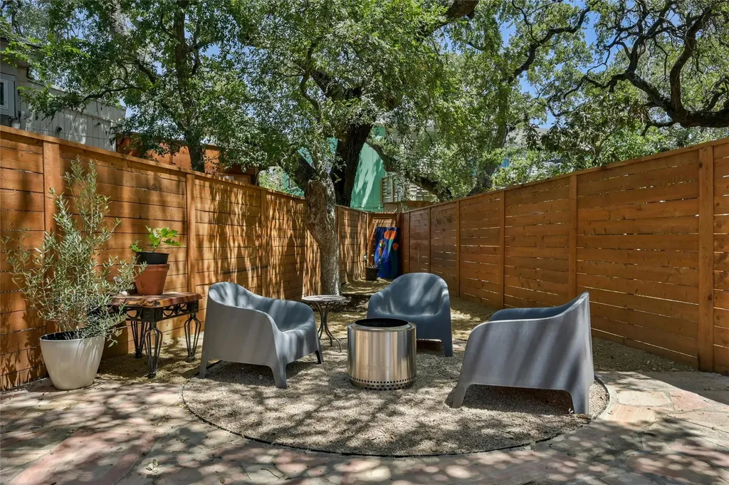 1187 Oak Grove Avenue Austin TX 78702