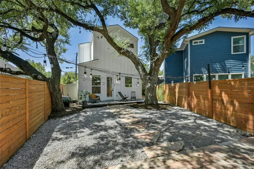 1187 Oak Grove Avenue Austin TX 78702