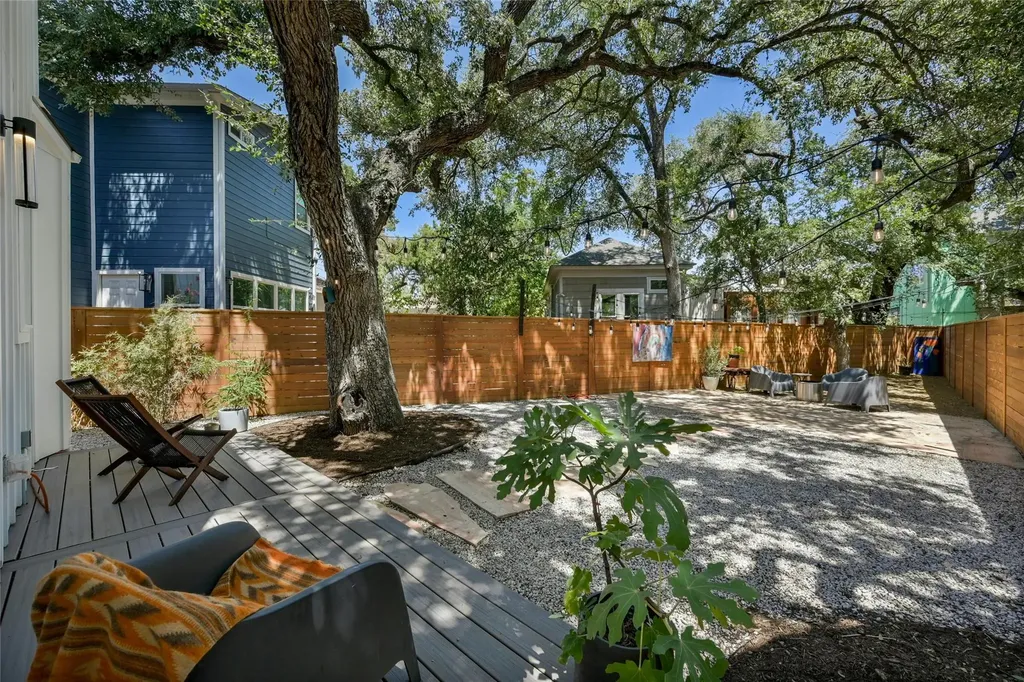 1187 Oak Grove Avenue Austin TX 78702