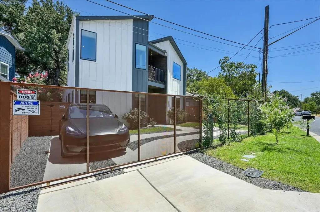 1187 Oak Grove Avenue Austin TX 78702