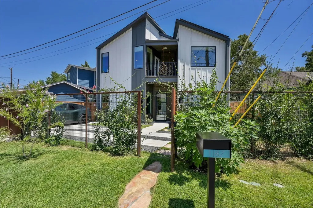 1187 Oak Grove Avenue Austin TX 78702